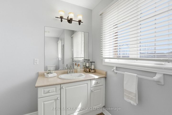 Photo 23 at 55 Christina Crescent, Bradford, Bradford West Gwillimbury