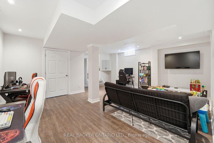 Photo 25 at 55 Christina Crescent, Bradford, Bradford West Gwillimbury