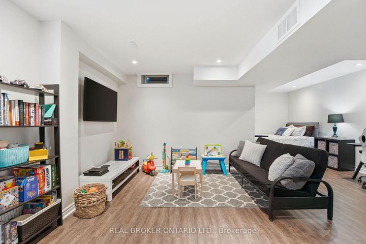 Photo 28 at 55 Christina Crescent, Bradford, Bradford West Gwillimbury