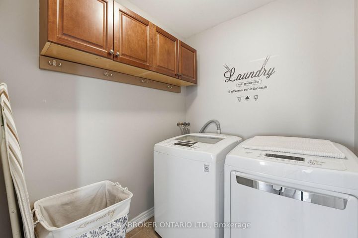 Photo 29 at 55 Christina Crescent, Bradford, Bradford West Gwillimbury