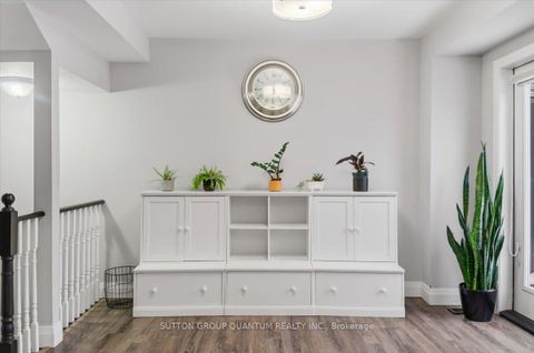 Photo 5 at 2 - 2375 Truscott Drive, Clarkson, Mississauga