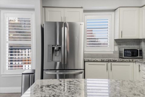 Photo 8 at 2 - 2375 Truscott Drive, Clarkson, Mississauga