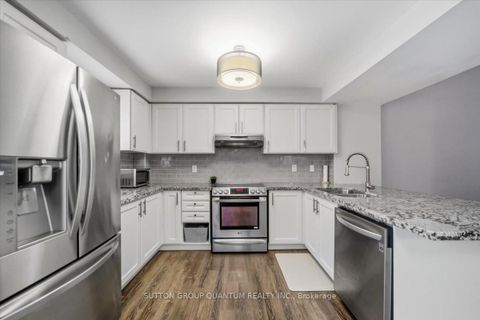 Photo 9 at 2 - 2375 Truscott Drive, Clarkson, Mississauga