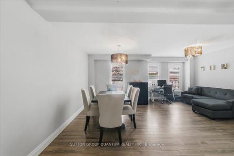 Photo 13 at 2 - 2375 Truscott Drive, Clarkson, Mississauga