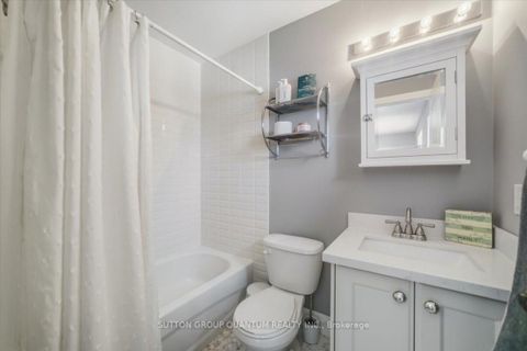 Photo 18 at 2 - 2375 Truscott Drive, Clarkson, Mississauga