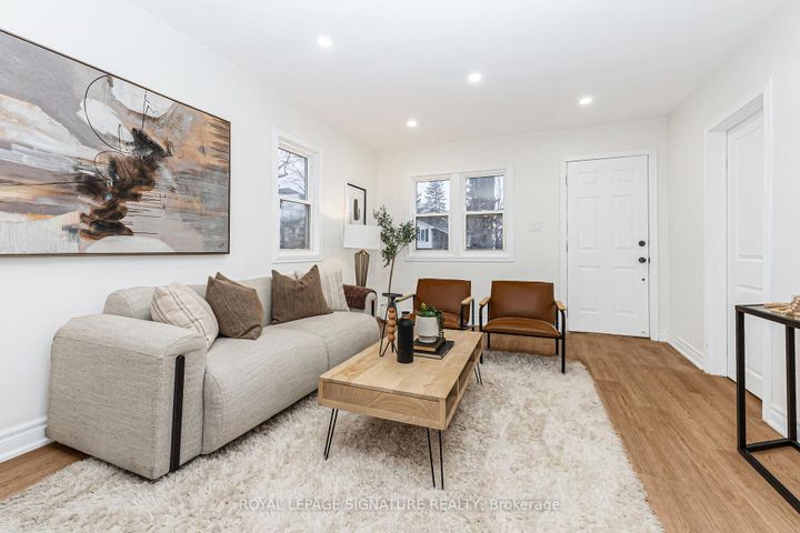 Photo 2 at 377 Adelaide Avenue W, McLaughlin, Oshawa