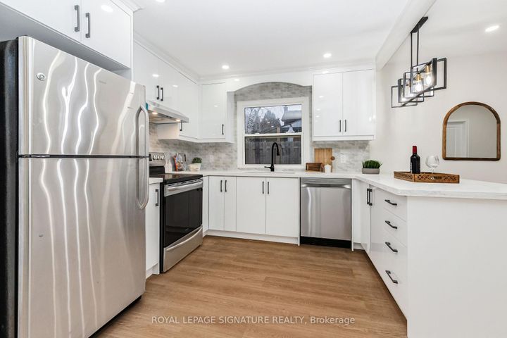 Photo 7 at 377 Adelaide Avenue W, McLaughlin, Oshawa