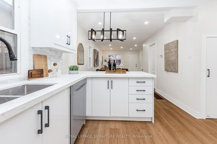 Photo 8 at 377 Adelaide Avenue W, McLaughlin, Oshawa