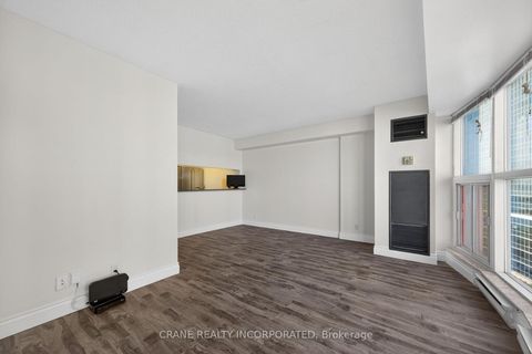 Photo 13 at 1605 - 77 Harbour Square, Waterfront Communities C1, Toronto