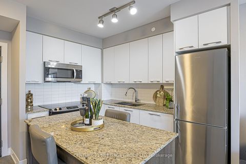 Photo 11 at 620 - 9471 Yonge Street, Observatory, Richmond Hill