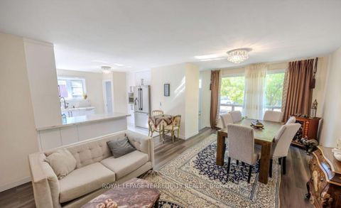 Photo 6 at 25 Bailey Crescent, Aurora Highlands, Aurora