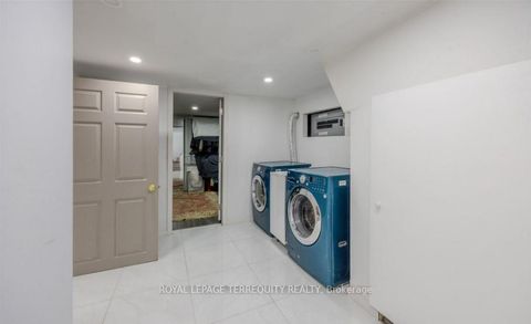 Photo 14 at 25 Bailey Crescent, Aurora Highlands, Aurora