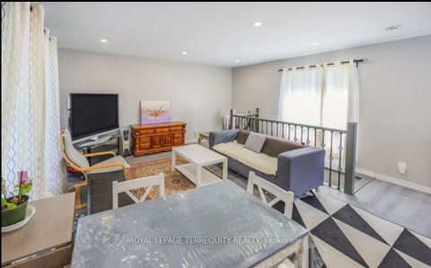 Photo 21 at 25 Bailey Crescent, Aurora Highlands, Aurora