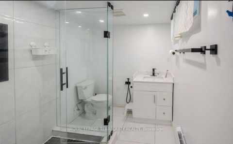 Photo 25 at 25 Bailey Crescent, Aurora Highlands, Aurora