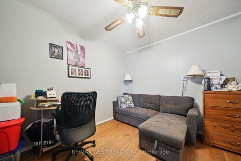 Photo 11 at 2 Lisburn Crescent, Don Valley Village, Toronto