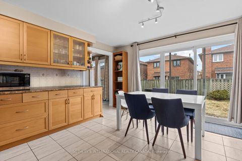 Photo 5 at 388 Brownridge Drive, Brownridge, Vaughan