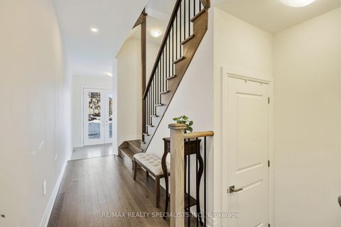 Photo 5 at 324 Laplante Street, Summerhill Estates, Newmarket