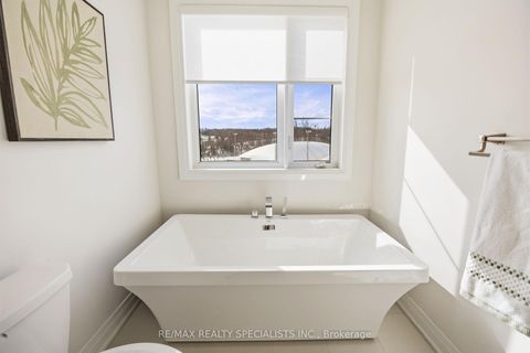 Photo 29 at 324 Laplante Street, Summerhill Estates, Newmarket