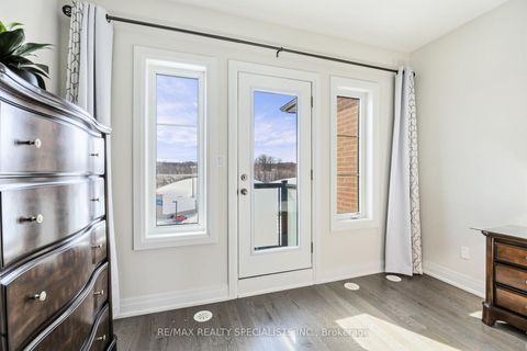 Photo 31 at 324 Laplante Street, Summerhill Estates, Newmarket