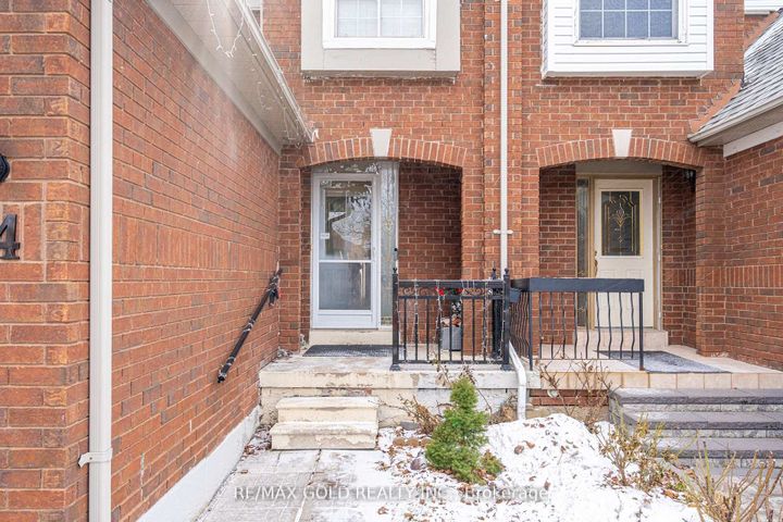 Photo 1 at 94 Bighorn Crescent, Wellington, Brampton