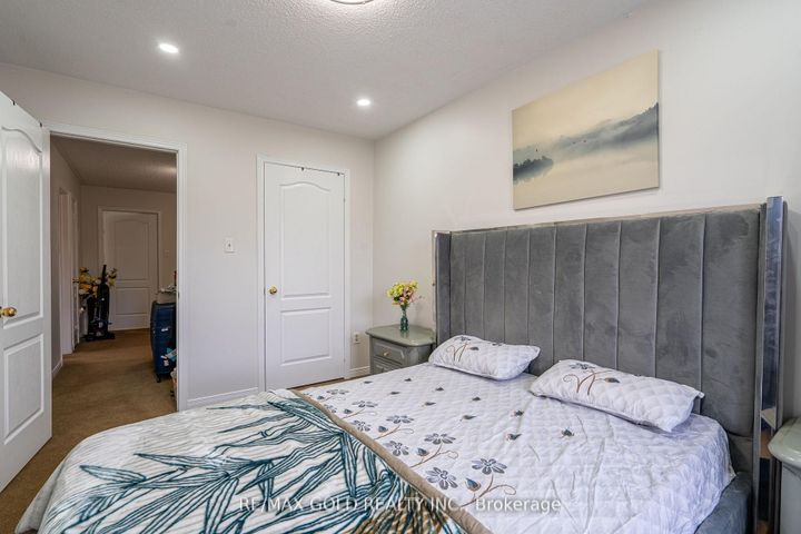 Photo 19 at 94 Bighorn Crescent, Wellington, Brampton