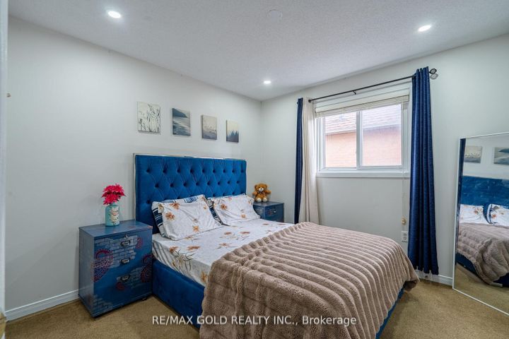 Photo 20 at 94 Bighorn Crescent, Wellington, Brampton