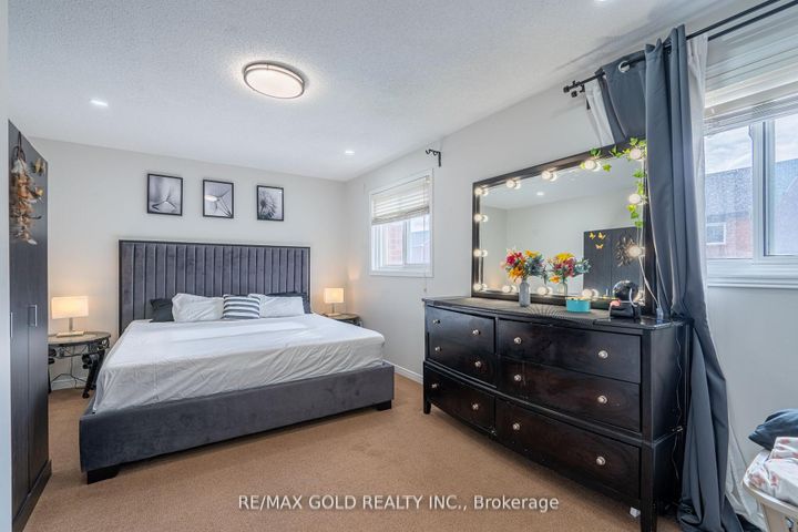 Photo 22 at 94 Bighorn Crescent, Wellington, Brampton