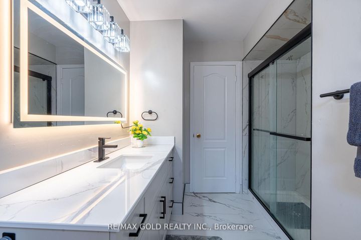 Photo 26 at 94 Bighorn Crescent, Wellington, Brampton