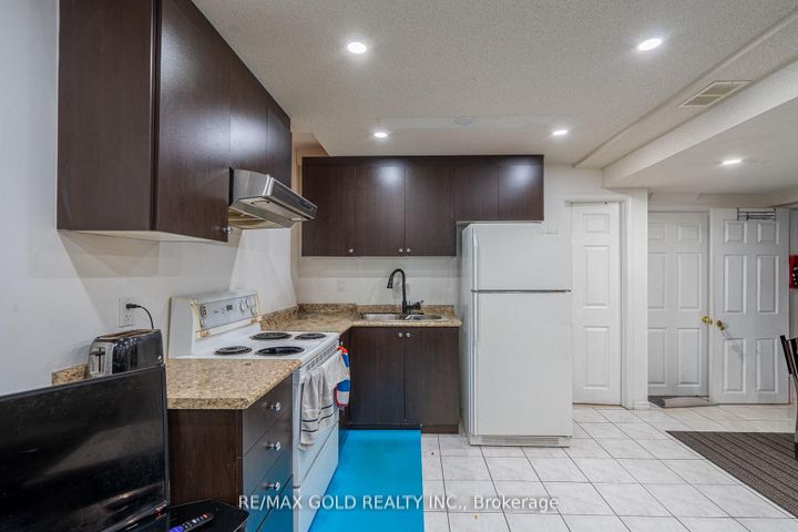 Photo 30 at 94 Bighorn Crescent, Wellington, Brampton