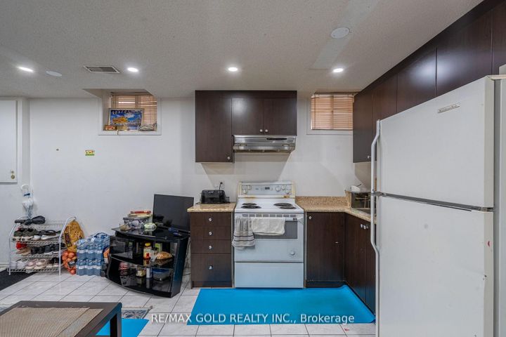 Photo 31 at 94 Bighorn Crescent, Wellington, Brampton