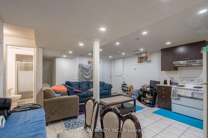 Photo 32 at 94 Bighorn Crescent, Wellington, Brampton