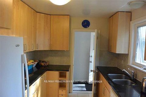 Photo 4 at 87 Combe Avenue, Bathurst Manor, Toronto