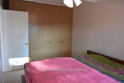 Photo 7 at 87 Combe Avenue, Bathurst Manor, Toronto