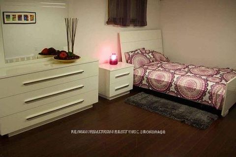 Photo 12 at 87 Combe Avenue, Bathurst Manor, Toronto