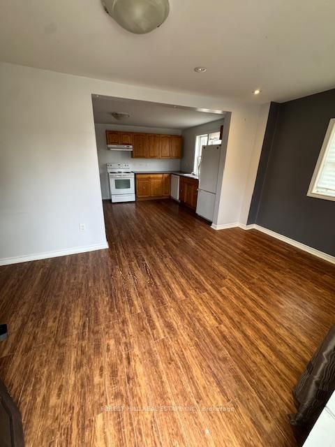 Photo 2 at 733 Park Road, Alcona, Innisfil