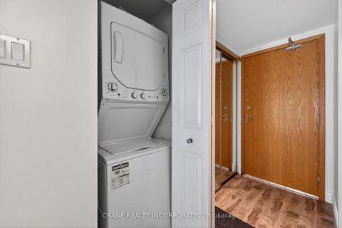 Photo 23 at 1605 - 77 Harbour Square, Waterfront Communities C1, Toronto