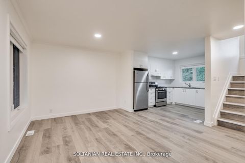 Photo 6 at 35 Cheshire Drive, Rosethorn, Toronto