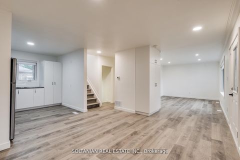 Photo 8 at 35 Cheshire Drive, Rosethorn, Toronto