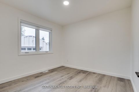 Photo 10 at 35 Cheshire Drive, Rosethorn, Toronto