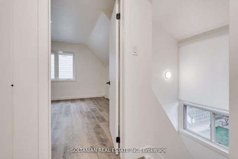 Photo 14 at 35 Cheshire Drive, Rosethorn, Toronto