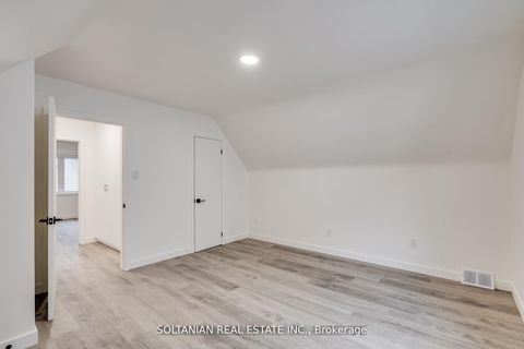 Photo 15 at 35 Cheshire Drive, Rosethorn, Toronto