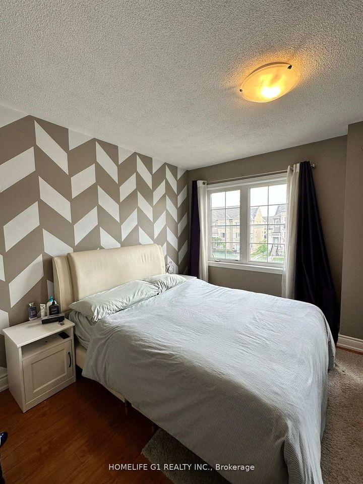 Photo 4 at 20 SHIRAZ Drive, Wellington, Brampton