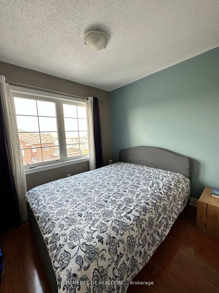 Photo 8 at 20 SHIRAZ Drive, Wellington, Brampton