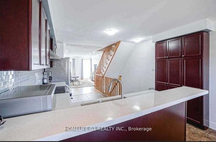 Photo 14 at 20 SHIRAZ Drive, Wellington, Brampton