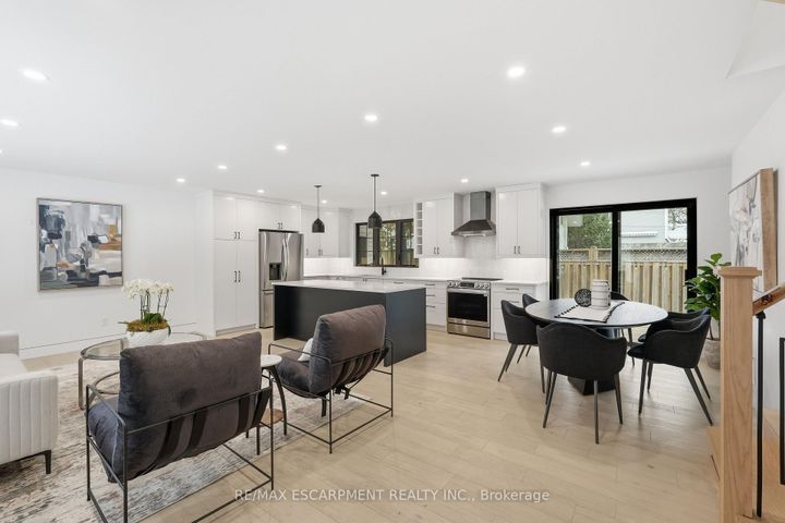 Photo 1 at 5135 Mulberry Drive, Appleby, Burlington