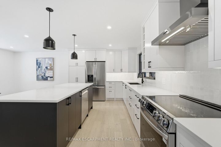 Photo 6 at 5135 Mulberry Drive, Appleby, Burlington