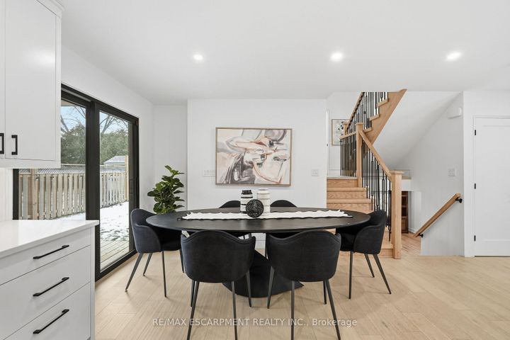 Photo 8 at 5135 Mulberry Drive, Appleby, Burlington