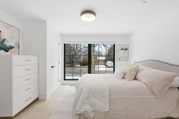 Photo 9 at 5135 Mulberry Drive, Appleby, Burlington