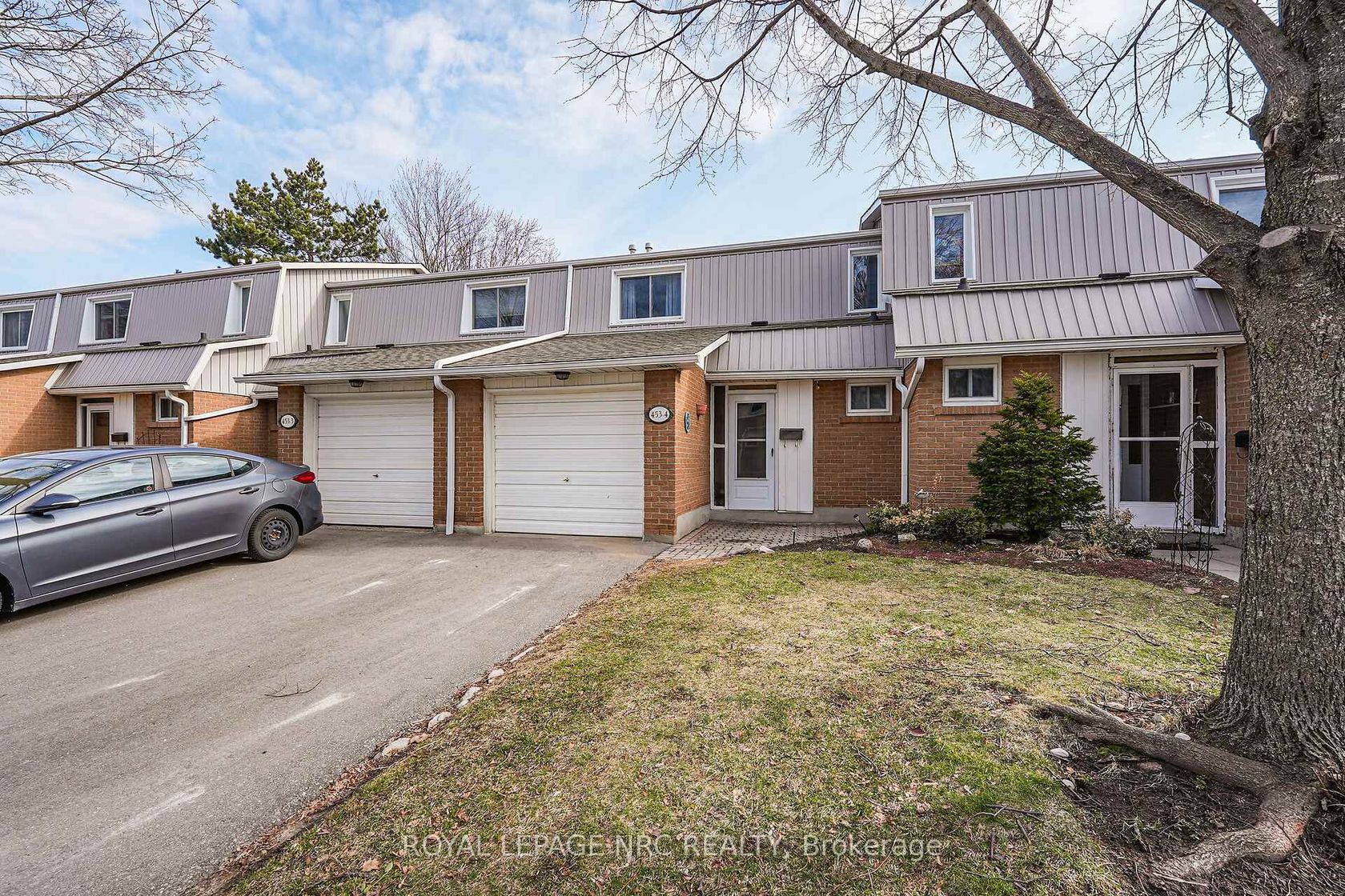 4 - 453 Woodview Road, Roseland, Burlington 