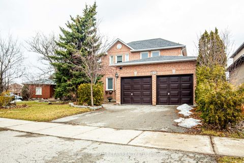 Photo 1 at 25 Grampian Avenue, Maple, Vaughan